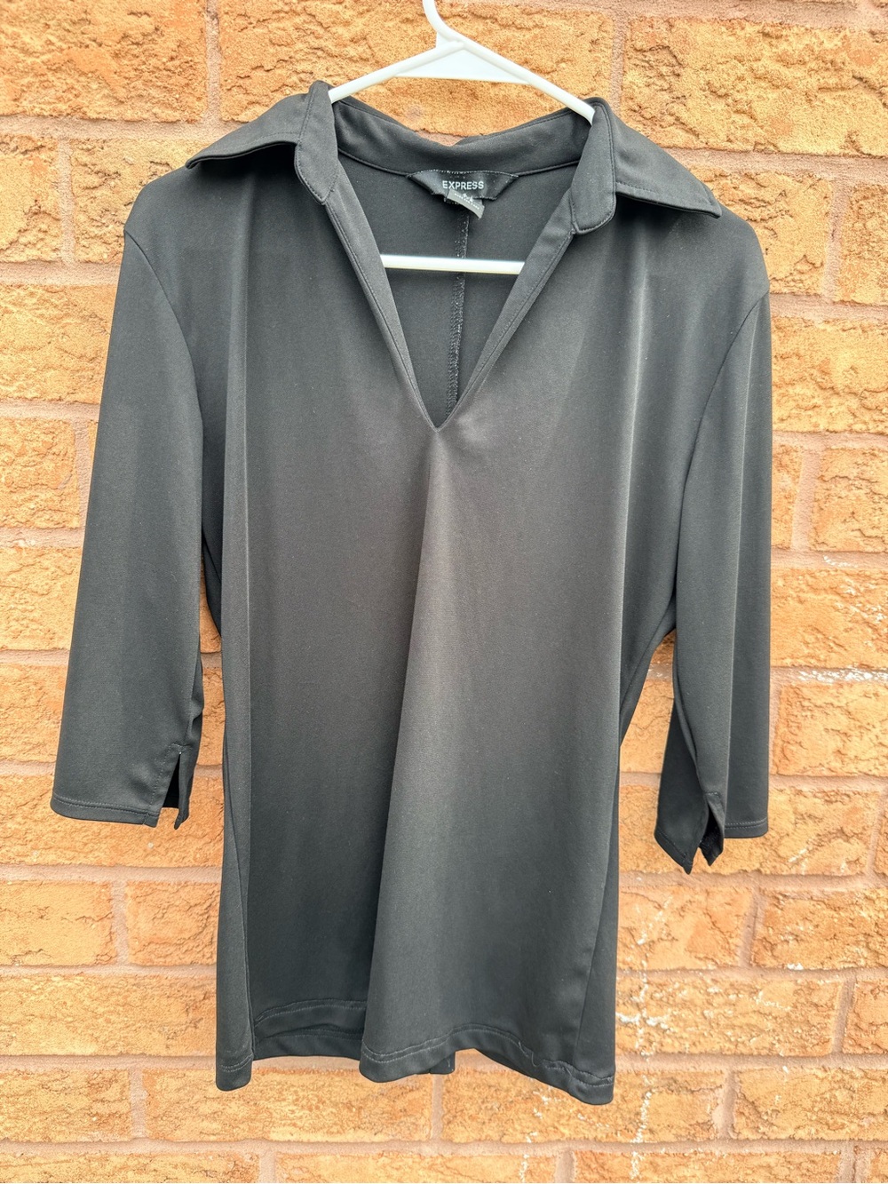 10/$25 • Express Collared V Split Neck 3/4 Sleeve Top